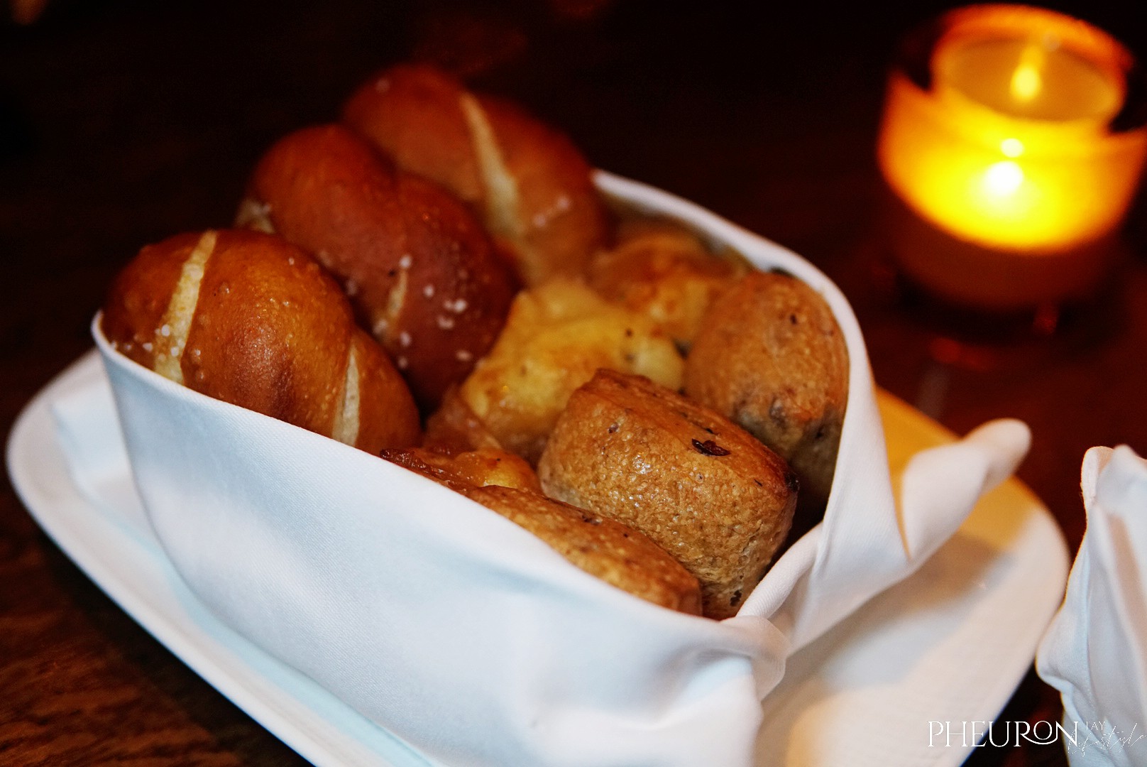 CUT by wolfgang puck bread basket