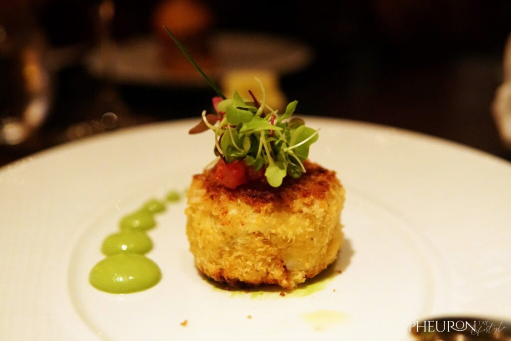 CUT by wolfgang puck Maryland Blue Crab Cake