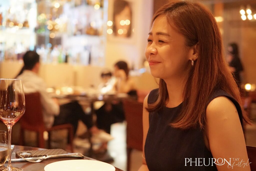 CUT by wolfgang puck MBS guests dining