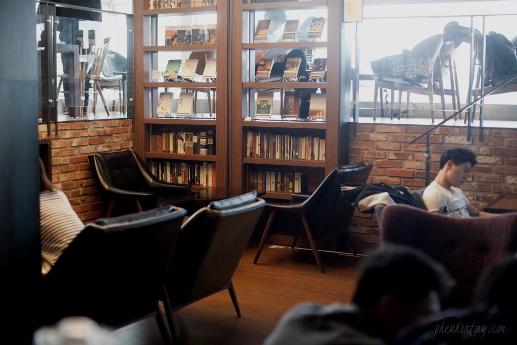 dokdabang sinchon 독수리다방 