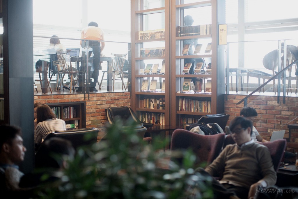 dokdabang sinchon 독수리다방 