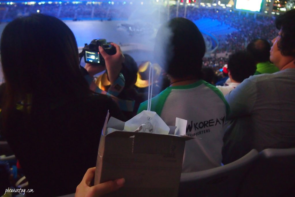 automated self heating instant lunchbox