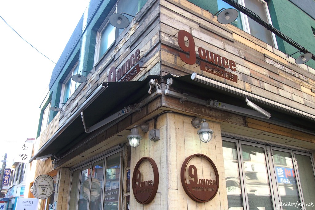9ounce burger naksongdae station seoul 