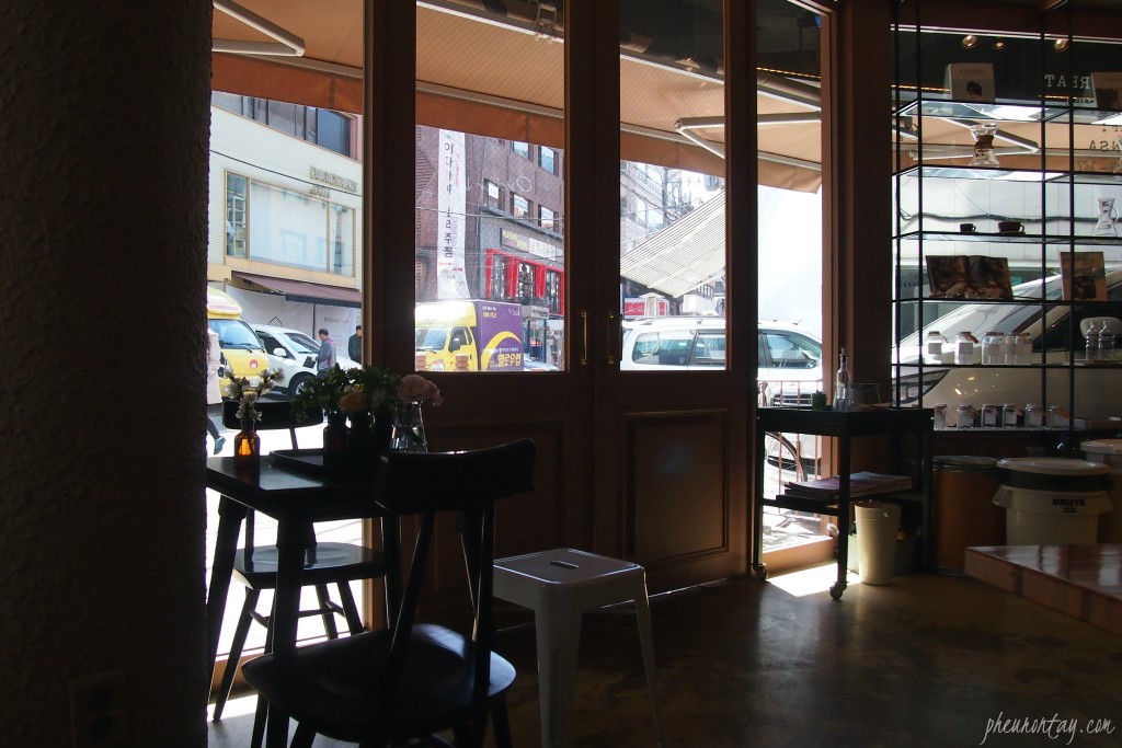 cafe arco garosugil south korea