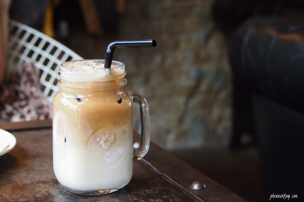 Cafe ando iced latte