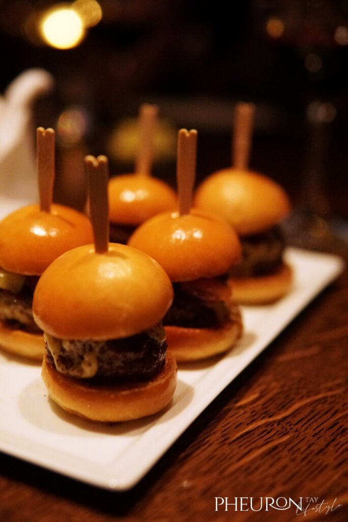 CUT by wolfgang puck. sliders