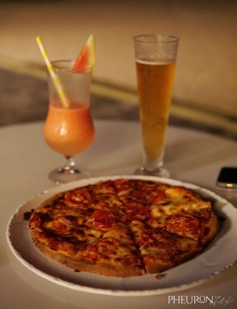 Cassia Bintan, Xana Beach Club food.